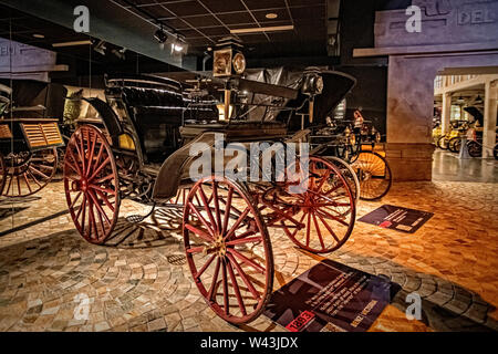 Italie Piémont Turin Museo dell' Automonbile Mauto Turin ( ) - Benz Victoria 1893 - caché pendant des années sous un tas de bois, c'est la première voiture du "inventeur" de l'automobile Banque D'Images