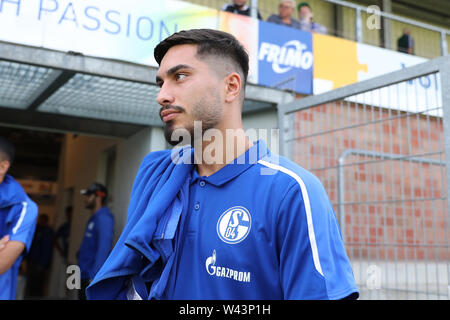 Lotte, Allemagne. 19 juillet, 2019. Soccer : Test matches, le FC Schalke 04 - Norwich City. Schalke est Suat Serdar est de retour avec l'équipe pour la première fois. Crédit : Tim Rehbein/dpa/Alamy Live News Banque D'Images