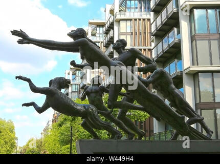 Paris, France - 26 mai 2016 : La statue de Pan, également connu sous le nom de Rush de vert, conçu par Jacob Epstein en 1961. Il est situé à Édimbourg par Gate o Banque D'Images