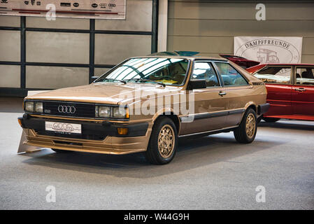 FRIEDRICHSHAFEN - Mai 2019 : sable doré AUDI COUPE GT 5S Type 81 B2 1980 sedan à Motorworld Classics Bodensee le 11 mai 2019 à Friedrichshafe Banque D'Images