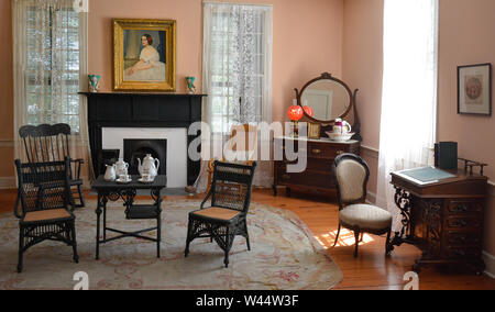 Le portrait de Southern belle se bloque dans la chambre à Maison Blanche de la Confédération, d'accueil temporaire Président confédéré Jefferson Davis , Montgomery, AL Banque D'Images