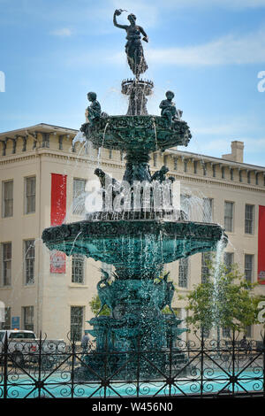 L'historic Court Square Fountain créé sur le dessus de la bassin artésien, érigé en 1885 dans l'ancien marché aux esclaves à Montgomery, AL, États-Unis d'Amérique Banque D'Images