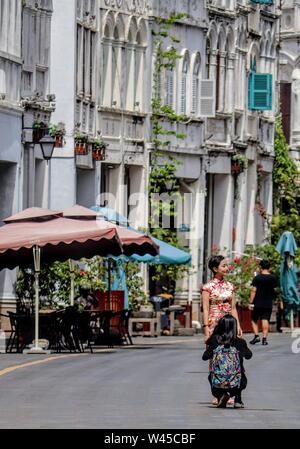 Modèle chinois à Zhongshan Road à Haikou Banque D'Images