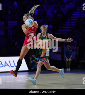 Chelsea Pitman (FRA) en action lors de la Coupe du Monde 2019 de Netball Vitalité à M&S Bank Arena Liverpool Royaume-Uni le 18 juillet 2019. GlennSports. Banque D'Images