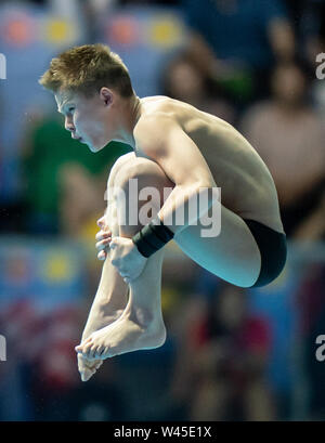 Gwangju, Corée du Sud. 19 juillet, 2019. Natation : Championnat du monde de saut d'eau. Demi-finale de la tour de dix mètres. 13-year-old Alexei Sereda en action. Crédit : Bernd Thissen/dpa/Alamy Live News Banque D'Images