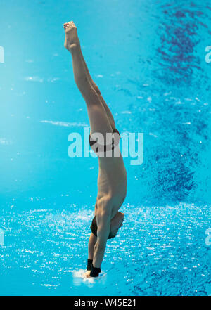 Gwangju, Corée du Sud. 19 juillet, 2019. Natation : Championnat du monde de saut d'eau. Demi-finale de la tour de dix mètres. 13-year-old Alexei Sereda en action. Crédit : Bernd Thissen/dpa/Alamy Live News Banque D'Images