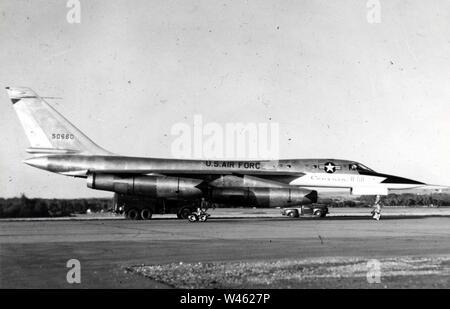 Convair XB-58 Hustler (SN 55-0660) vue latérale 061101 ravitaillement-F-1234P-005. Banque D'Images