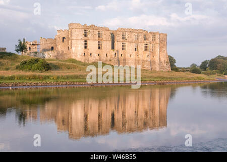 Château de Carew (Caeriw), Pembrokeshire, Pays de Galles, Royaume-Uni Banque D'Images