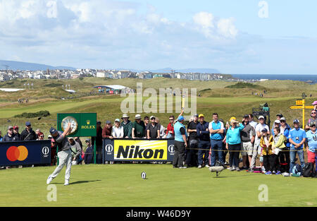 England's Eddie Pepperell tees au large de la 3e au cours de la troisième journée de l'Open Championship 2019 au Club de golf Royal Portrush. Banque D'Images