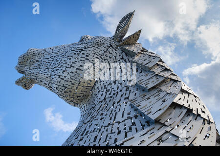 Les Kelpies sculptures tête de cheval géant mythique de l'esprits de l'eau à côté de la Forth et Clyde Canal une partie du projet de transformation des terres Helix Banque D'Images