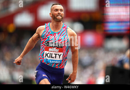 La société britannique Richard Kilty dans l'épreuve du 100m 2 au cours de la première journée de l'IAAF Diamond League Londres répondre à la London Stadium. Banque D'Images