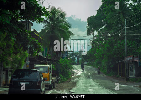 Vagamon, Kerala, Inde- 07 juillet 2019 Peerumedu:Erattupetta road à vagamon hill station Banque D'Images