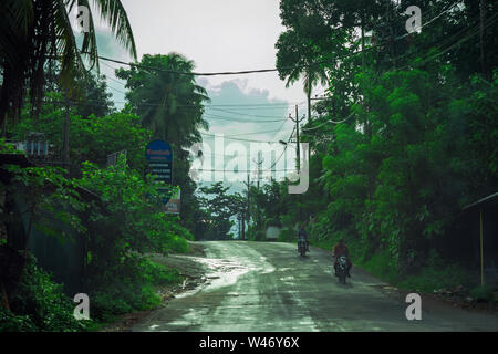 Vagamon, Kerala, Inde- 07 juillet 2019 Peerumedu:Erattupetta road à vagamon hill station Banque D'Images