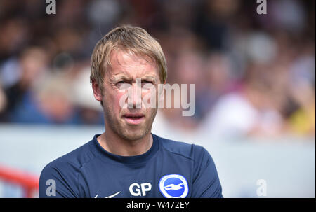 Aldershot UK 20 juillet 2019 - Graham Potter, entraîneur-chef de Brighton, lors du match de football amical d'avant-saison entre Fulham et Brighton et Hove Albion au stade des Services électriques à Aldershot . Crédit : Simon Dack / Alamy Live News - usage éditorial seulement Banque D'Images