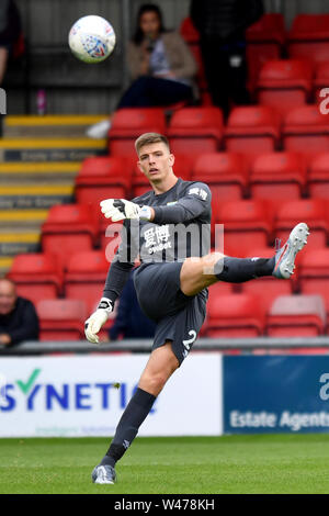 Burnley gardien Nick Pope lors de la pré-saison match amical à Gresty Road, Crewe. Banque D'Images