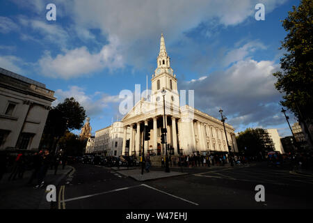 St Martin des Champs dans l'après-midi du soleil près de Trafalgar Square, London, England, UK Banque D'Images