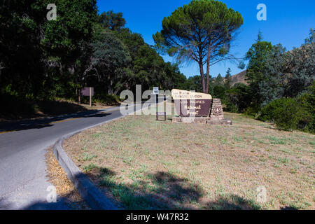 Los Prietos routière Ranger station signe sur Paradise Road dans la forêt nationale los Padres , Comté de Santa Barbara , en Californie ; USA Banque D'Images