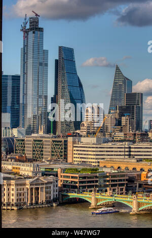 Vue sur la centrale de Lonton Blavatnik Tower at Tate Modern Banque D'Images