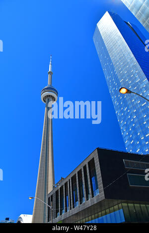 Vue sur la Tour CN à Toronto, Canada Banque D'Images