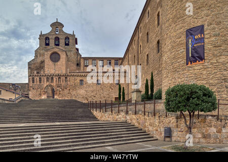 Monastère de San Salvador de Oña, situé dans la ville de Ona, province de Burgos, dans la communauté autonome de Castille et Leon, Espagne Banque D'Images