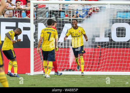 Charlotte, Caroline du Nord, USA. 20 juillet, 2019. Le milieu de terrain d'Arsenal Joe Willock (28) célèbre après le troisième but du match lors d'un match de Coupe des champions internationaux de Bank of America Stadium à Charlotte, NC. Arsenal de la Premier League anglaise et de l'ACF Fiorentina Ligue Serie A italienne. Arsenal a gagné 3 à 0. Crédit : Jason Walle/ZUMA/Alamy Fil Live News Banque D'Images