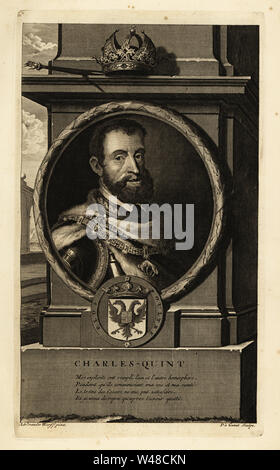 Portrait du roi Charles V, empereur romain saint, en armure plastron avec ordre de la Toison d'une décoration, couronne, sceptre et d'armoiries. Charles-Quint. La gravure sur cuivre par Pieter Stevens van Gunst après Adriaen van der Werff de Isaac de Larrey's Histoire d'Angleterre, d'Ecosse et d'Irlande, Reinier Leers, Rotterdam, 1713. Banque D'Images