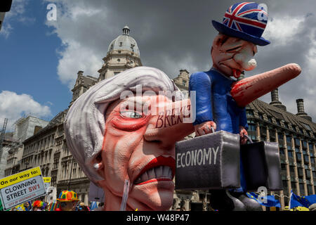 Jours avant le nouveau chef du parti conservateur et premier ministre du Royaume-Uni est élu par ses membres (et devrait être Boris Johnson), le dernier week-end de Theresa infructueuse du Brexit mai de l'Union européenne a vu une marche pour protester contre le changement avec pro-UE Remainers marche dans la capitale, exigeant la fin d'un Brexit et non pour un Johnson PM, le 20 juillet 2019, à Londres, en Angleterre. Banque D'Images