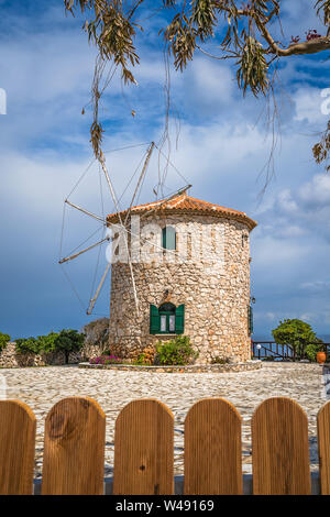 Ancien moulin à vent dans le Cap Skinari, l'île de Zakynthos, Grèce Banque D'Images