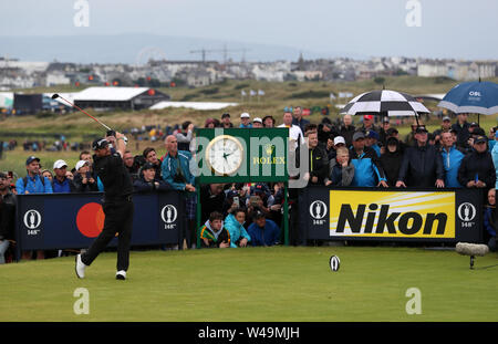 La République d'Irlande Shane Lowry tees au large de la 4e journée pendant quatre du championnat ouvert en 2019 au Club de golf Royal Portrush. Banque D'Images