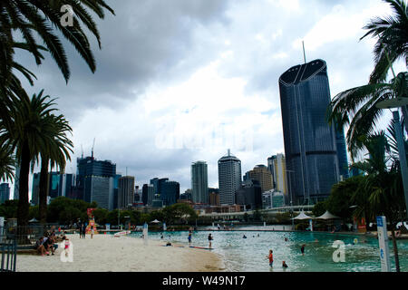 BRISBANE, AUSTRALIE - 18 NOV 2015 : rues plage dans un parc de South Bank. C'est centre-ville de plage à côté de centre-ville. Banque D'Images
