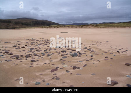 Sandwood Bay est une baie naturelle à Sutherland, à l'extrême nord-ouest de l'Écosse continentale. Il est surtout connu pour sa longue plage à distance Banque D'Images