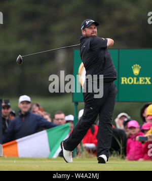 La République d'Irlande Shane Lowry tees au large de la 12e journée lors de quatre de l'Open Championship 2019 au Club de golf Royal Portrush. Banque D'Images