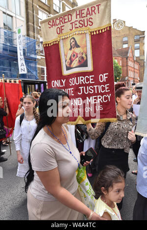 Clerkenwell, Londres, Royaume-Uni. 21 juillet 2019. La London procession en l'honneur de Notre-Dame du Mont Carmel, Clerkenwell, Londres. Credit:Matthieu Chattle/Alamy Live News Banque D'Images