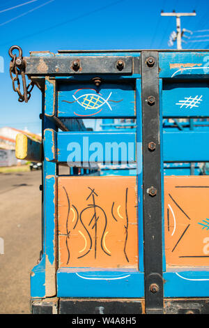 Oeiras, Brésil - Circa 2019 Juillet : camion en bois traditionnel art design en Oeiras, Piaui état (Nord-est du Brésil) Banque D'Images