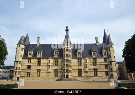 Palais Ducal de Nevers, Palais ducal de Nevers, Nevers, France, Europe Banque D'Images