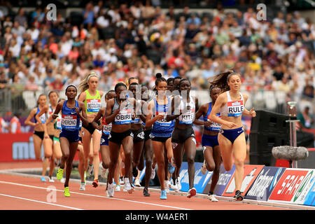 Londres, Royaume-Uni. 21 juillet, 2019. La règle de l'Australie comme Natalie elle mène du 5 000 m féminin. Muller, 2019 Jeux Anniversaire Londres Grand Prix sur le stade de Londres, Queen Elizabeth Olympic Park à Londres le dimanche 21 juillet 2019. Ce droit ne peut être utilisé qu'à des fins rédactionnelles. Utilisez uniquement rédactionnel pic par Steffan Bowen/Andrew Orchard la photographie de sport/Alamy live news Crédit : Andrew Orchard la photographie de sport/Alamy Live News Banque D'Images