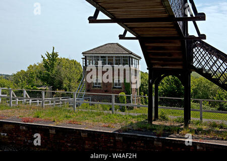 Le signal classé grade 2 restauré fort à Brading station sur la ligne de l'Île Île de Wight, Royaume-Uni Banque D'Images