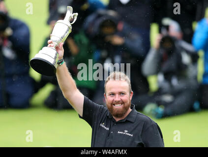 Royal Portrush, UK. 21 juillet, 2019. Le 148e Open Golf Championship, Royal Portrush, final round ; Shane Lowry (IRE) célèbre avec le trophée claret jug : Action Crédit Plus Sport Images/Alamy Live News Banque D'Images