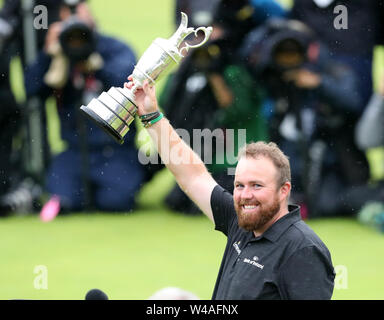 Royal Portrush, UK. 21 juillet, 2019. Le 148e Open Golf Championship, Royal Portrush, final round ; Shane Lowry (IRE) célèbre avec le trophée claret jug : Action Crédit Plus Sport Images/Alamy Live News Banque D'Images