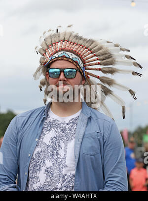 Macclesfield, Royaume-Uni, le 21 juillet, 2019. Le quatrième et dernier jour de la Bluedot festival avec une amélioration de la météo. de séchage Le festival familial propose des divertissements pour tous les âges avec des haut-parleurs, des expériences et de la musique. Le télescope Lovell est pour le festival, Observatoire Jodrell Bank, Macclesfield, Cheshire, Royaume-Uni. Crédit : Barbara Cook/Alamy Live News Banque D'Images