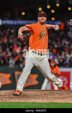19 juillet 2019 : San Francisco Giants relief pitcher Will Smith (13) en action au cours de la MLB match entre les Mets de New York et les Giants de San Francisco au parc d'Oracle à San Francisco, CA. Chris Brown/CSM Banque D'Images