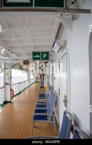 À bord d'un navire cruies. L'espace de rencontre pour les passagers en cas d'urgence ou d'évacuation Banque D'Images