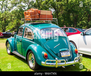 1967 VW Coccinelle avec un porte-bagages sur le Grand Prix de Pittsburgh, Pittsburgh, Pennsylvanie, USA Banque D'Images