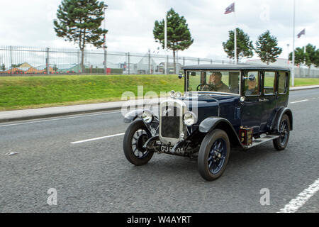 5000 Festival des transports - Tram Dimanche 2019 austin véhicules anciens et voitures participer à la classic car show dans le Lancashire, Royaume-Uni Banque D'Images
