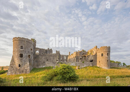 Château de Carew (Caeriw), Pembrokeshire, Pays de Galles, Royaume-Uni Banque D'Images