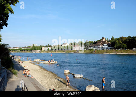 La natation dans le Rhin, Bâle, Suisse Banque D'Images