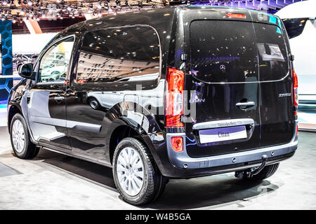 Bruxelles, Belgique, Jan 2019 : Mercedes Citan à Bruxelles Salon de l'automobile, produit par Mercedes Benz, panel van et activité de loisirs véhicule Banque D'Images