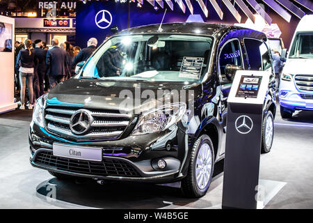 Bruxelles, Belgique, Jan 2019 : Mercedes Citan à Bruxelles Salon de l'automobile, produit par Mercedes Benz, panel van et activité de loisirs véhicule Banque D'Images