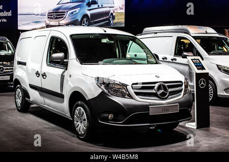 Bruxelles, Belgique, Jan 2019 : Mercedes Citan à Bruxelles Salon de l'automobile, produit par Mercedes Benz, panel van et activité de loisirs véhicule Banque D'Images