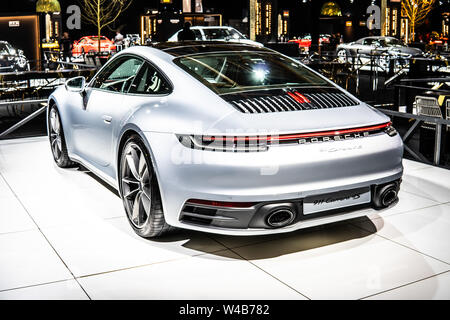 Bruxelles, Belgique, Jan 2019 Porsche 911 argent Carrera 4S, de l'Automobile de Bruxelles, voitures de rêve, série 991, 7ème génération, supercar construite par Porsche Banque D'Images